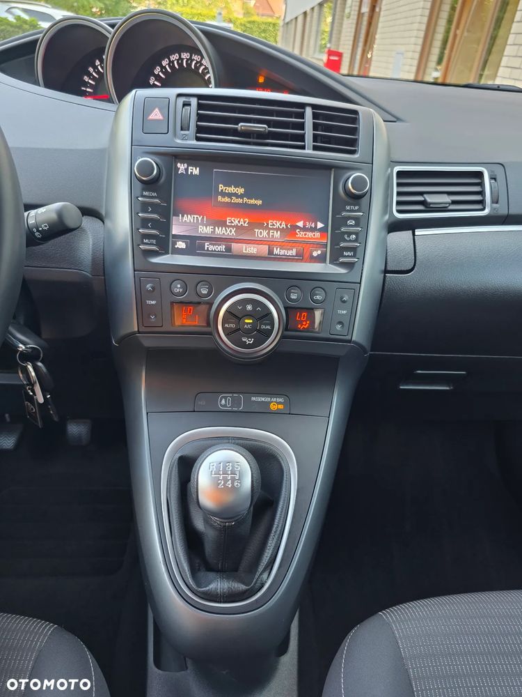 Toyota Verso - 36
