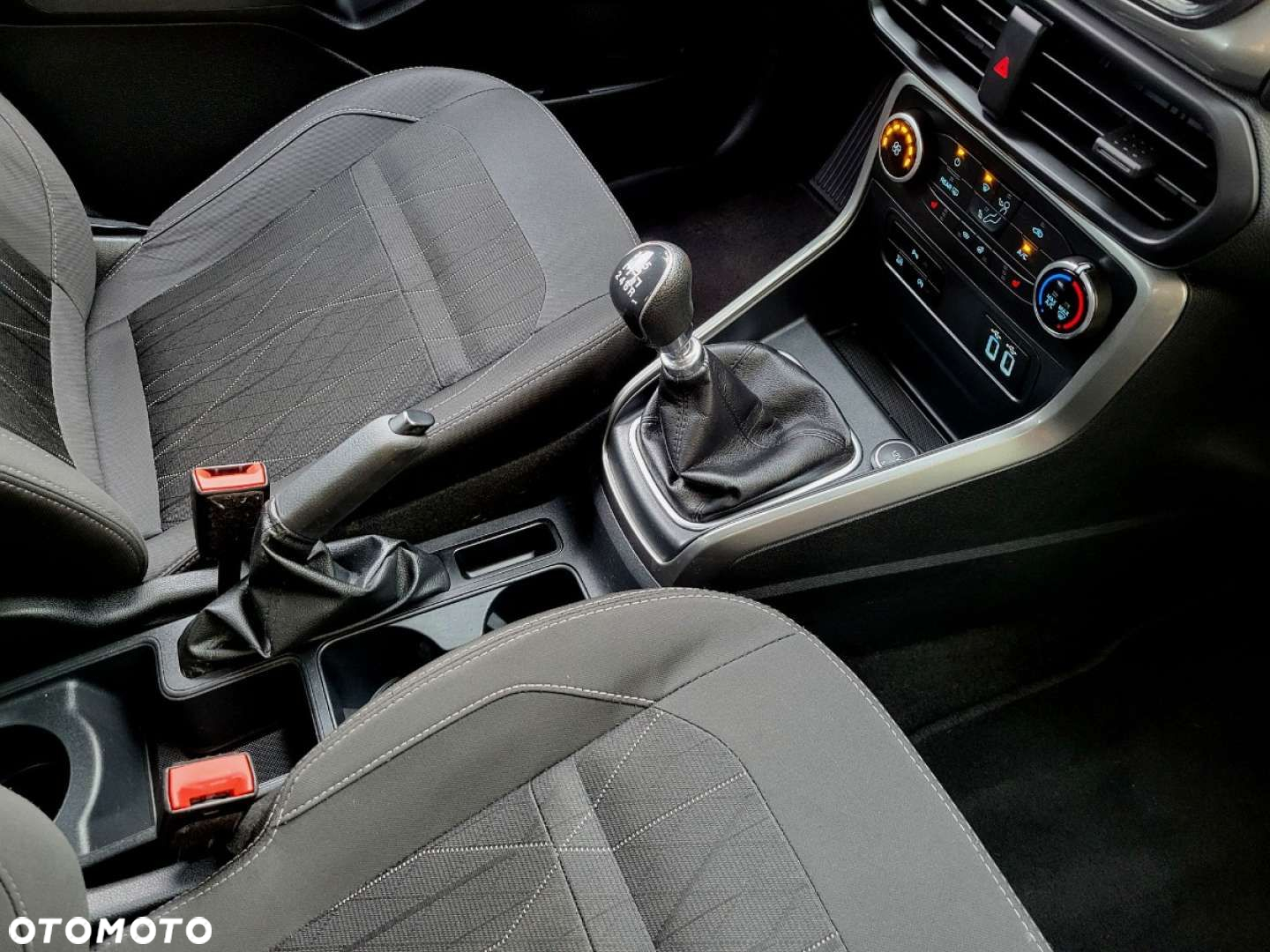 Ford EcoSport - 30