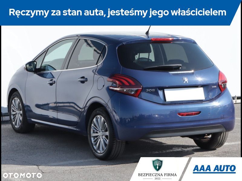 Peugeot 208 - 6