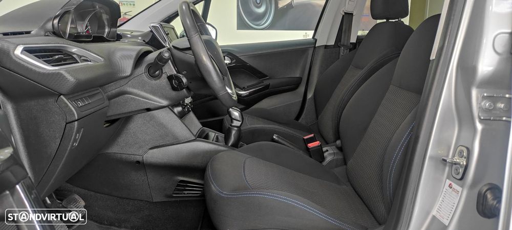 Peugeot 208 1.2 PureTech Style - 17