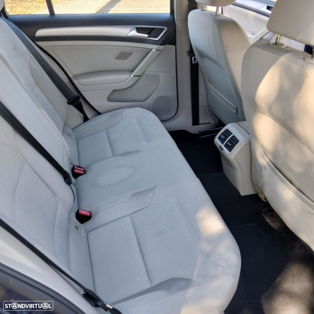 VW Golf Variant - 14