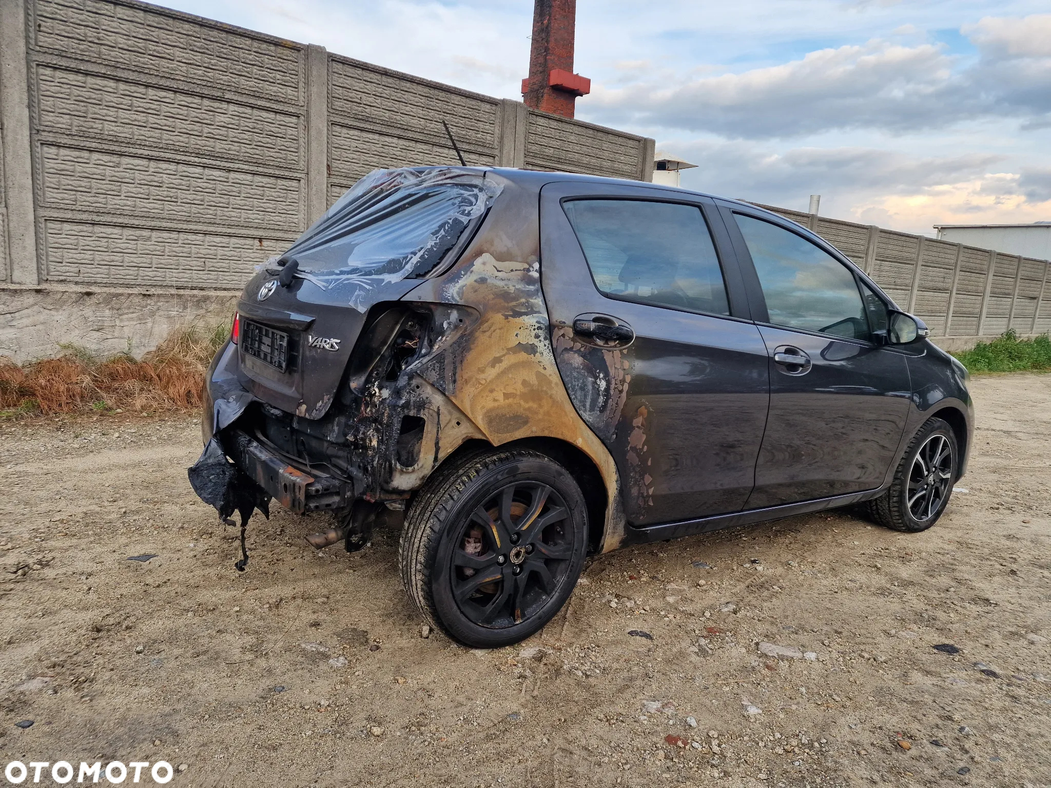 Toyota Yaris - 4