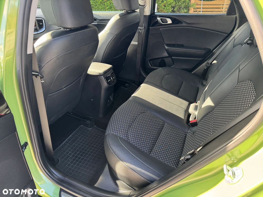 Kia XCeed 1.5 T-GDI Business Line - 31