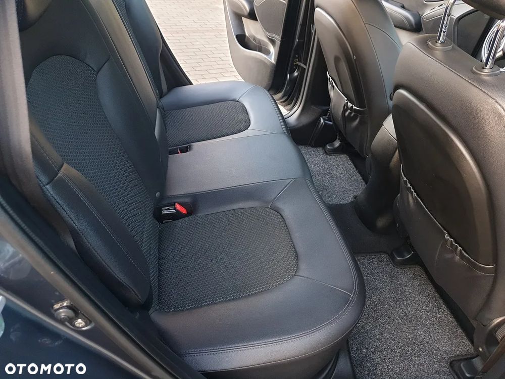 Hyundai ix35 2.0 2WD Comfort - 21