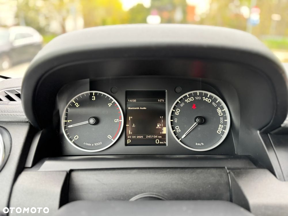 Land Rover Discovery IV 3.0SD V6 HSE - 14