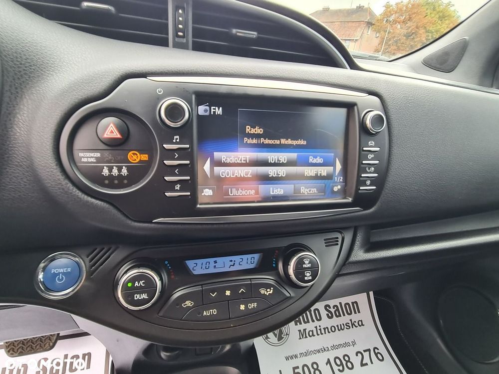 Toyota Yaris Hybrid 100 Premium - 16