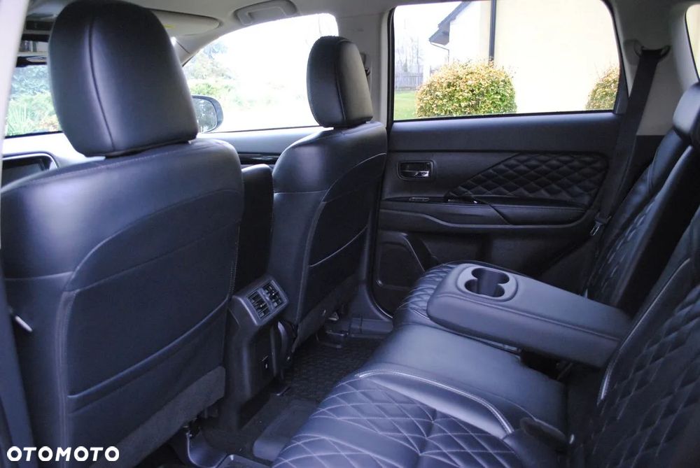 Mitsubishi Outlander - 34