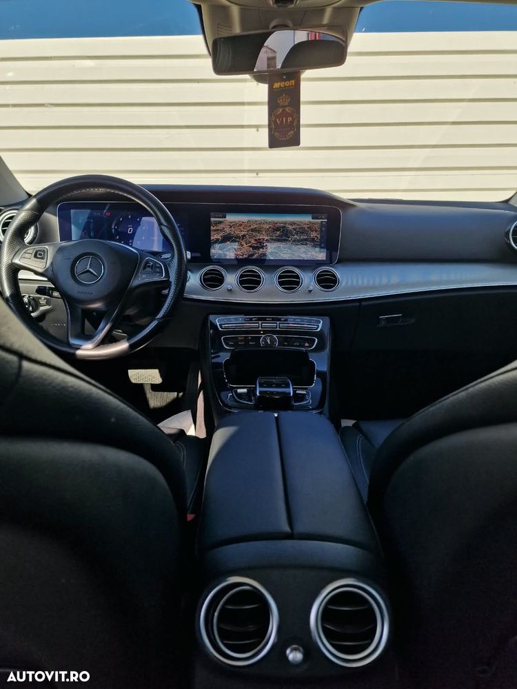 Mercedes-Benz E - 10