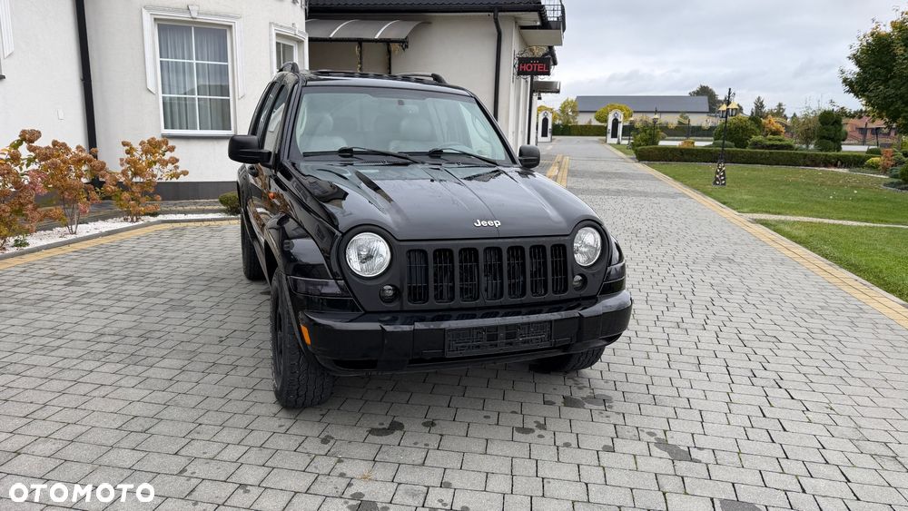 Jeep Cherokee - 4