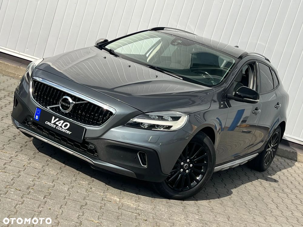 Volvo V40 Cross Country - 11