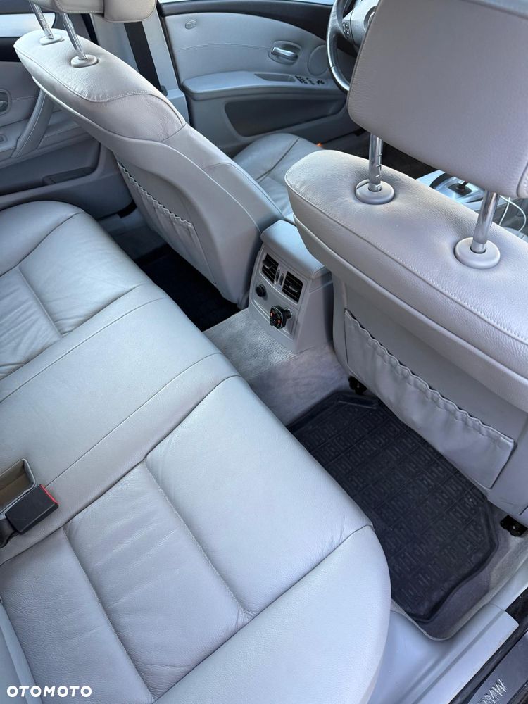 BMW Seria 5 520d - 12