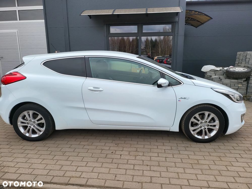 Kia ProCeed - 37