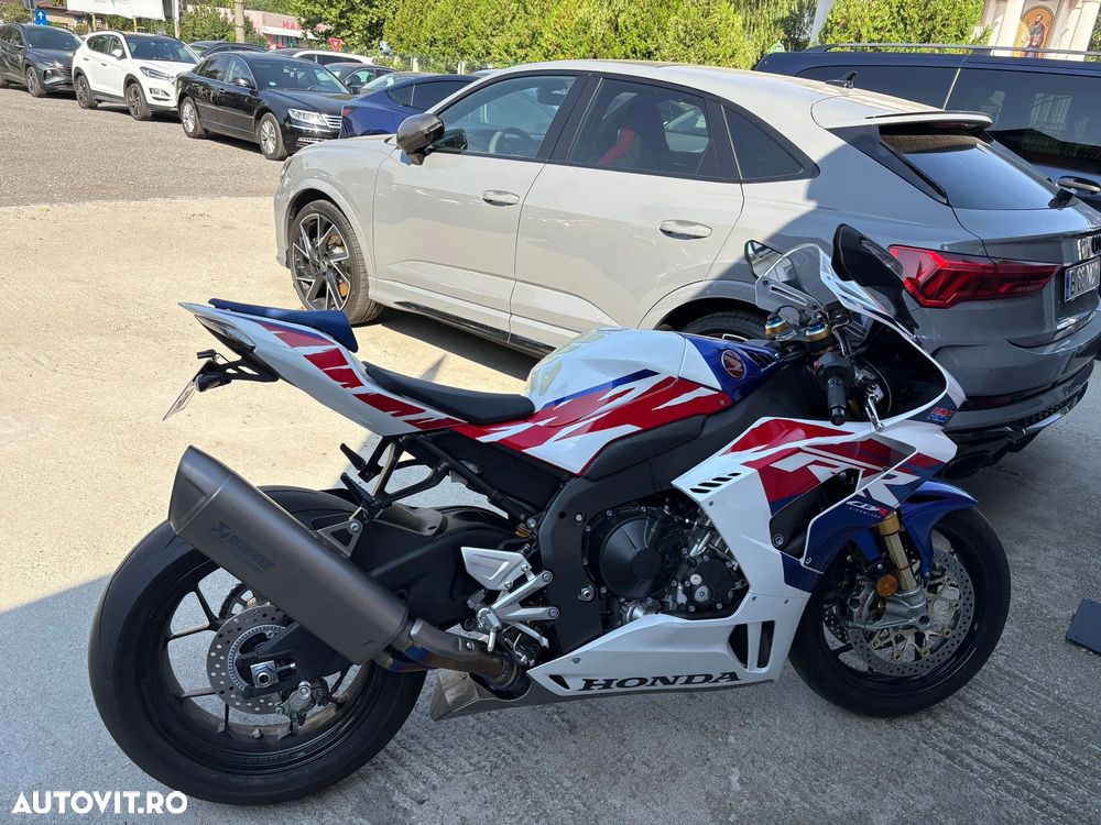 Honda CBR1000RR-R Fireblade SP 30th Anniversary - 2