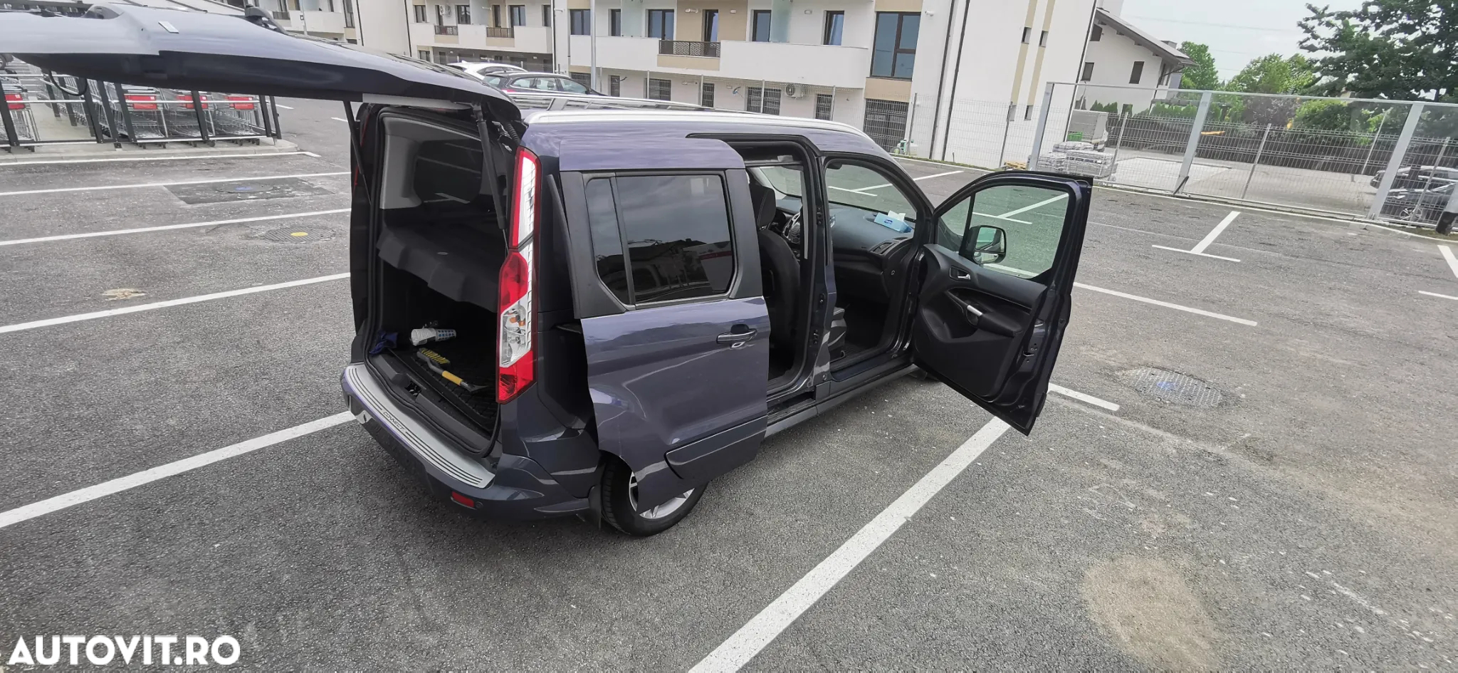 Ford Tourneo Connect 1.0 EcoBoost SWB (L1) Titanium - 4