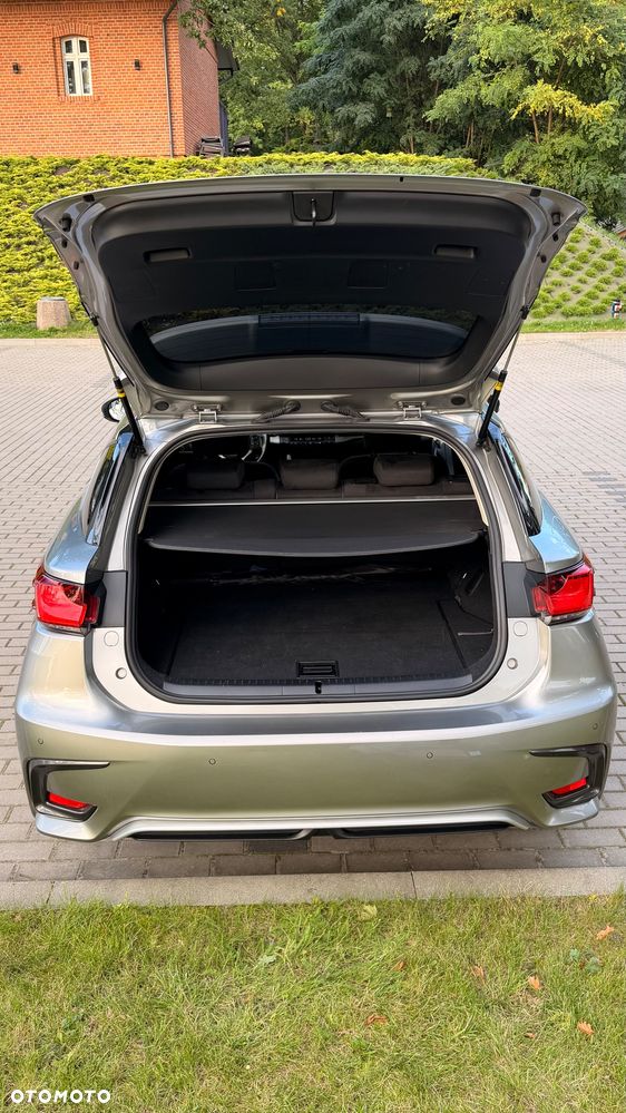 Lexus CT - 22