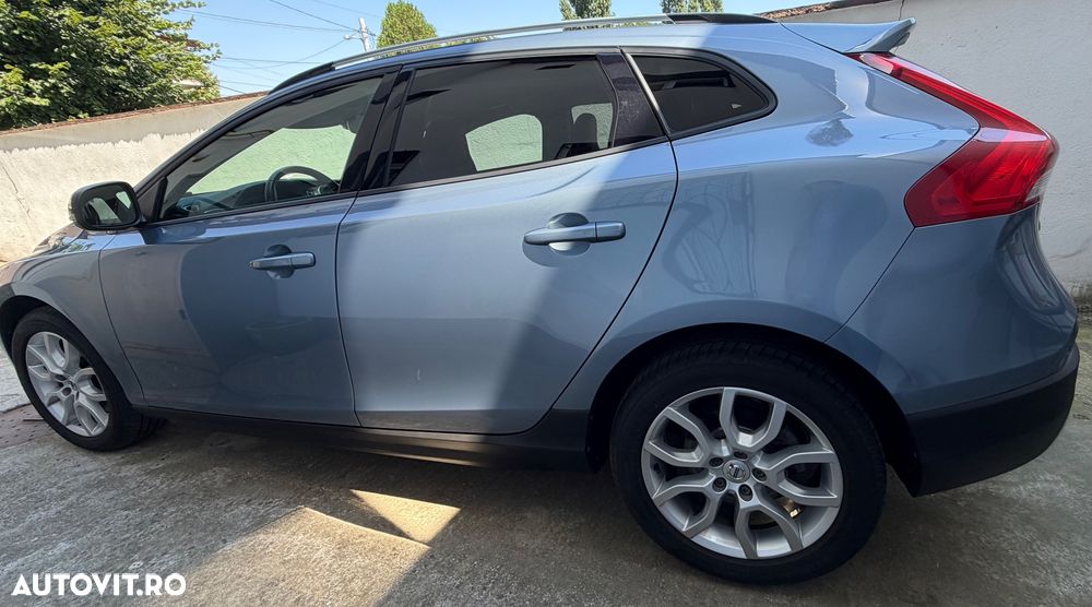 Volvo V40 D3 Momentum - 4