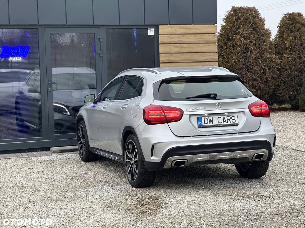 Mercedes-Benz GLA 180 d 7G-DCT AMG Line - 8