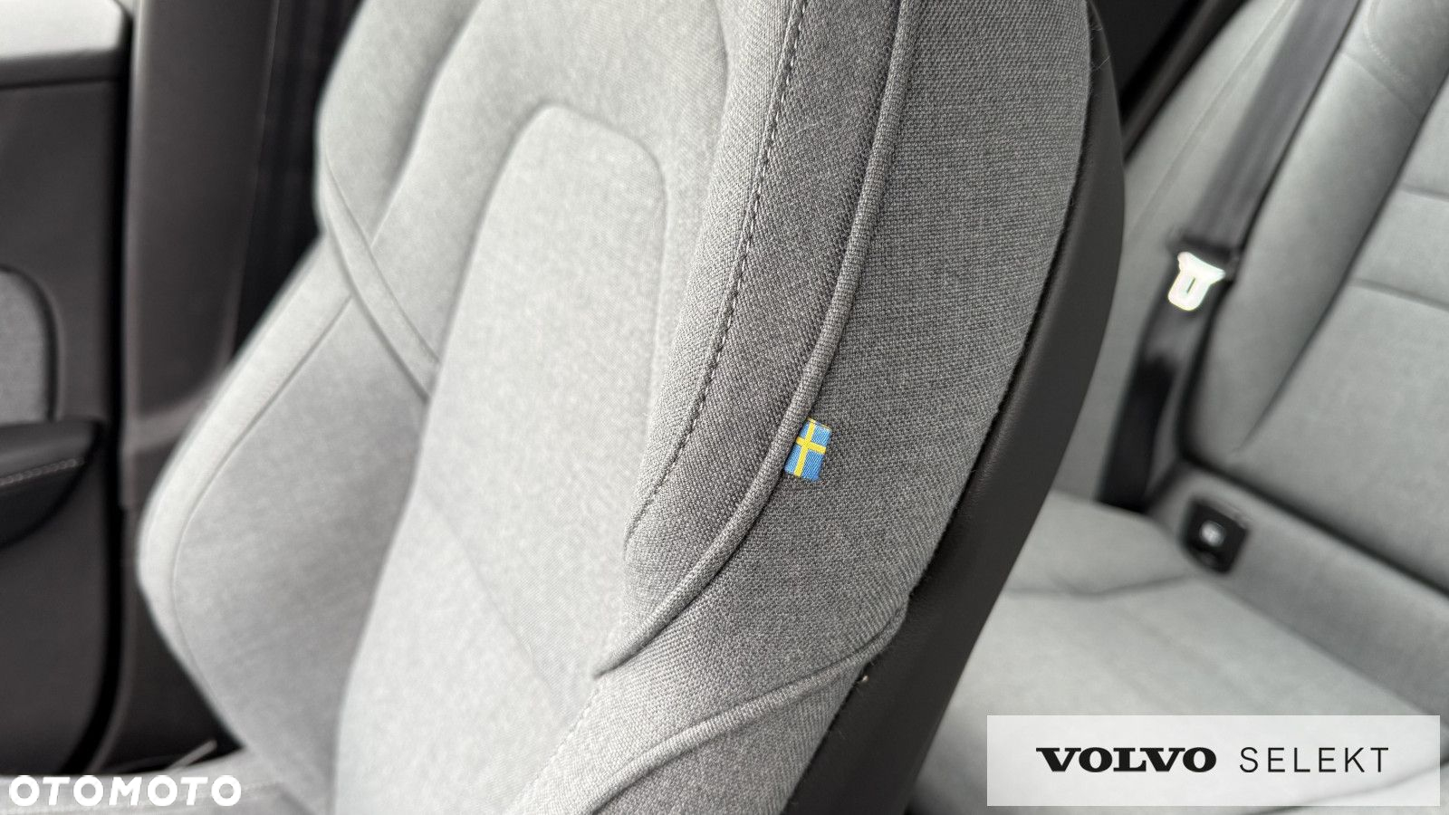 Volvo V60 Cross Country - 38