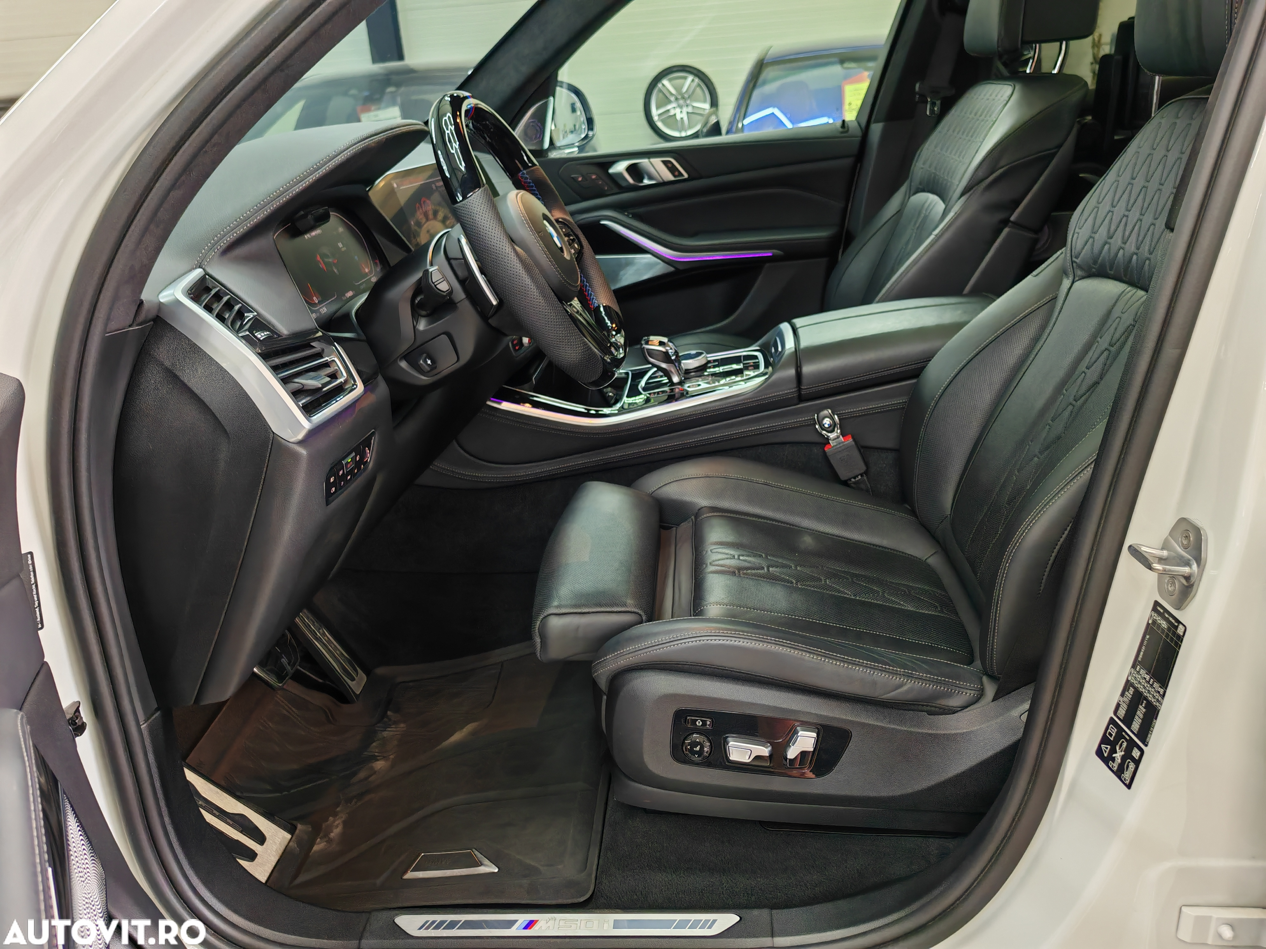 BMW X5 M M50i - 12