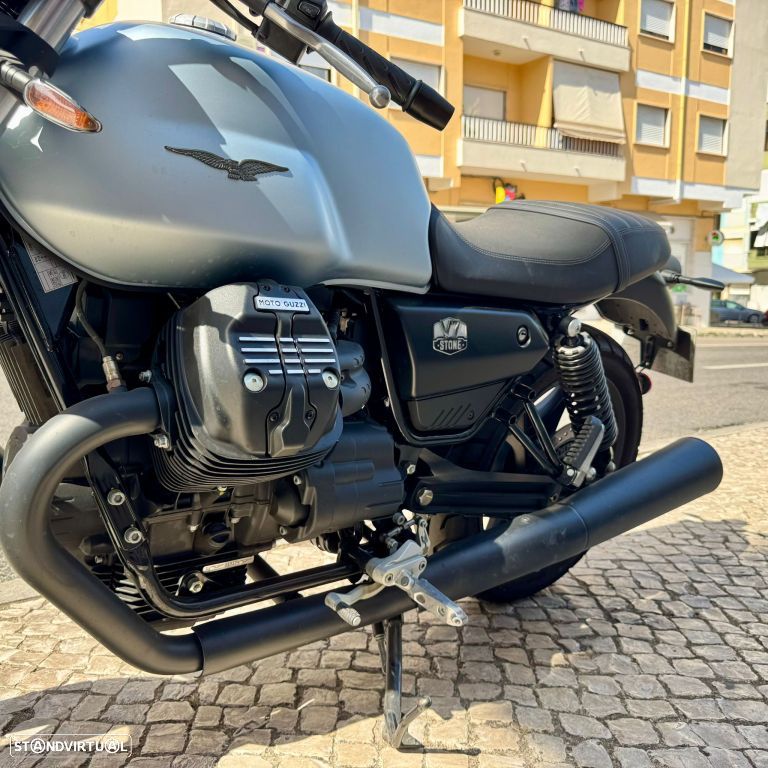 Moto Guzzi V7 Stone - 26