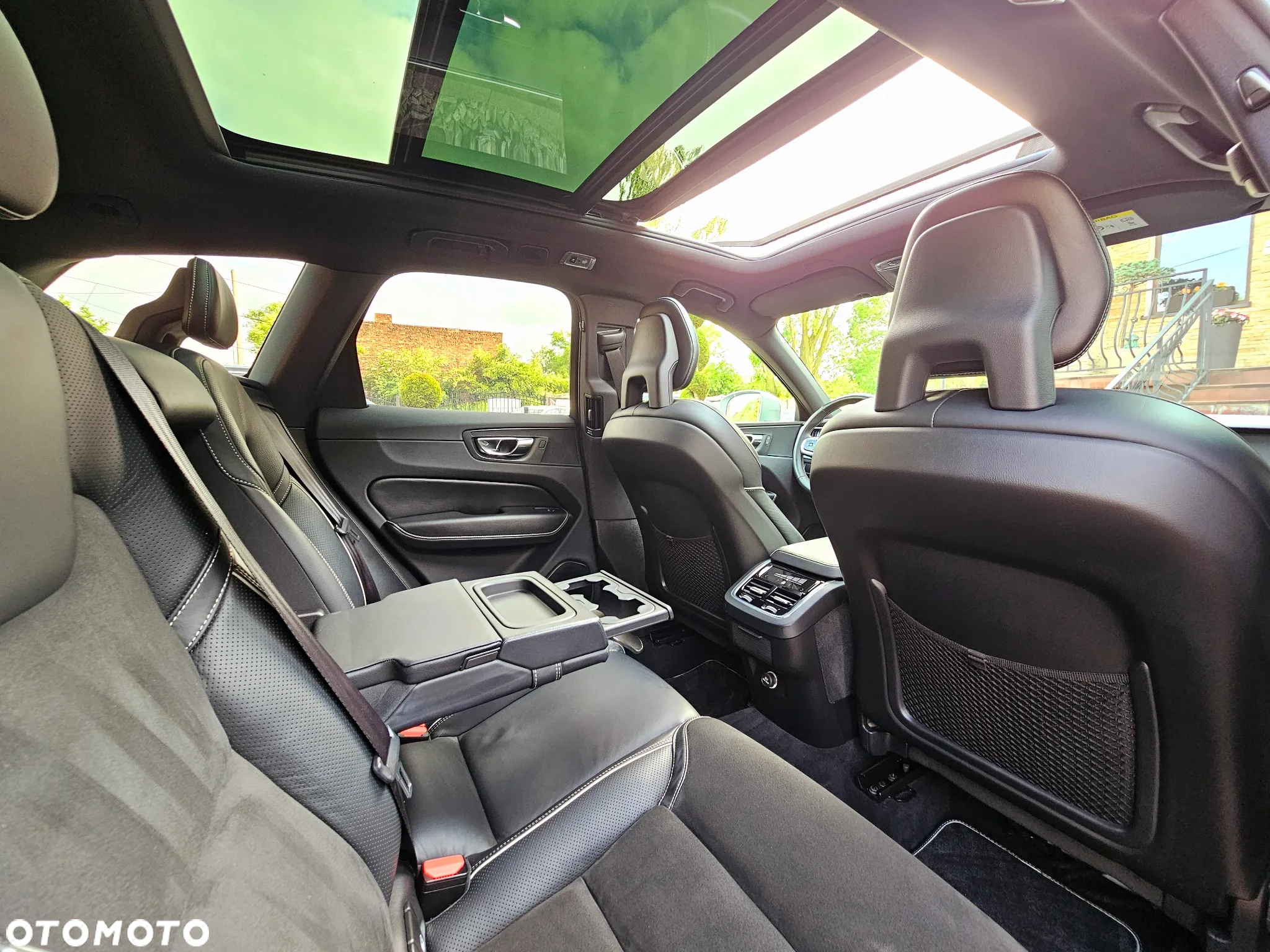 Volvo XC 60 D5 AWD Geartronic RDesign - 8