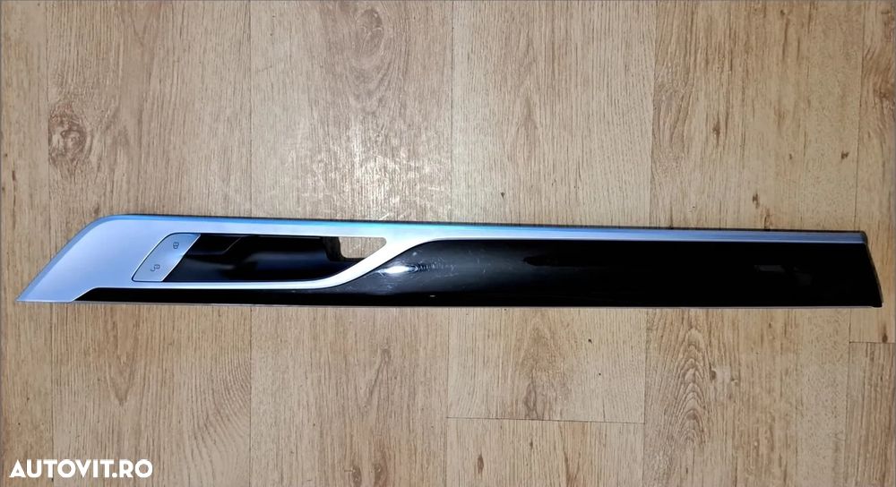 Trim ornament usa fata stanga dreapta negru lucios pianolack si chrome cu lumini ambientale Original BMW G11+LCI G12+LCI - 5