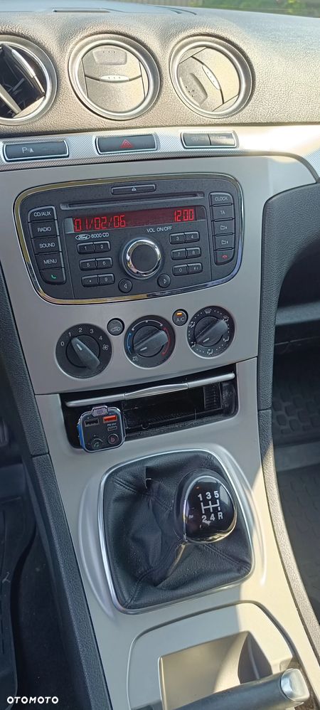 Ford Galaxy 2.0 Ambiente - 16