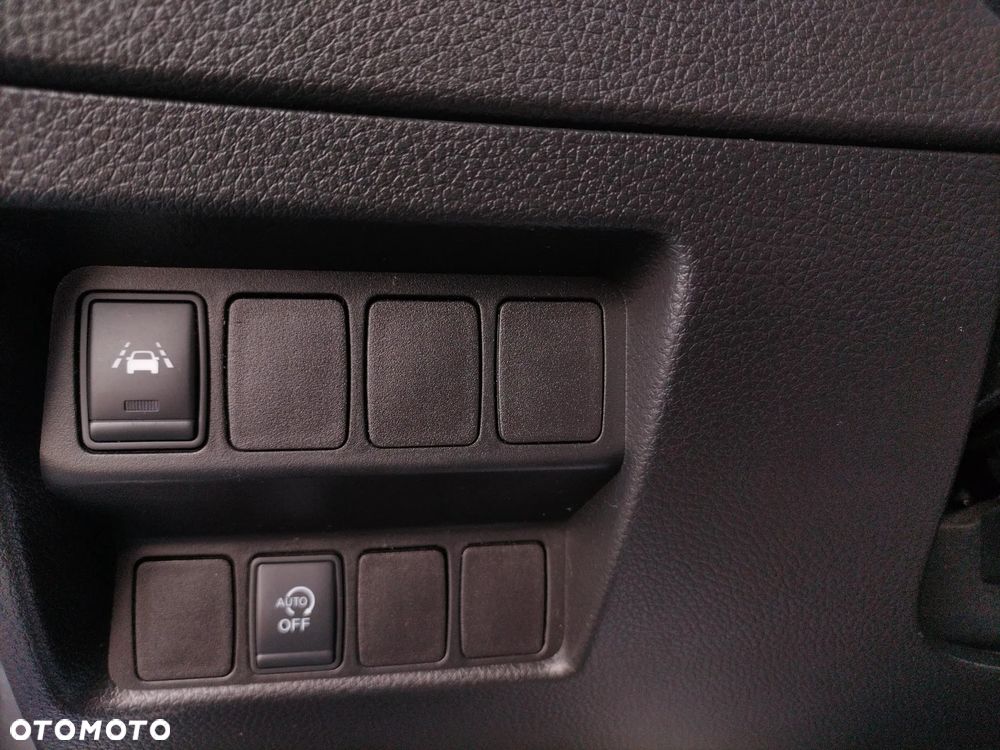 Nissan Qashqai 1.2 DIG-T N-Connecta EU6 - 23