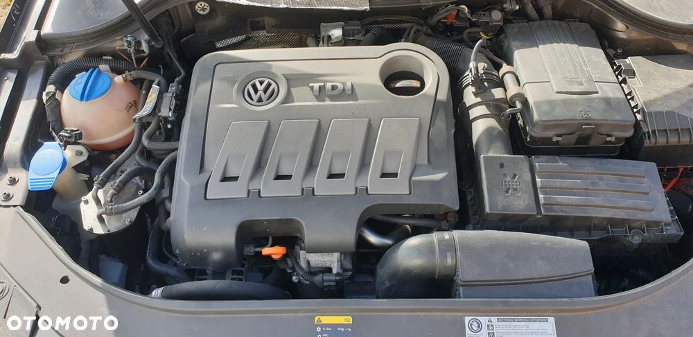 Volkswagen Passat 2.0 TDI Trendline - 9