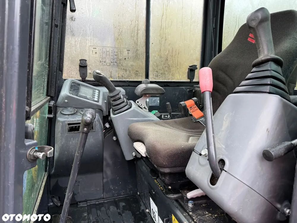 Yanmar VIO26 - 12