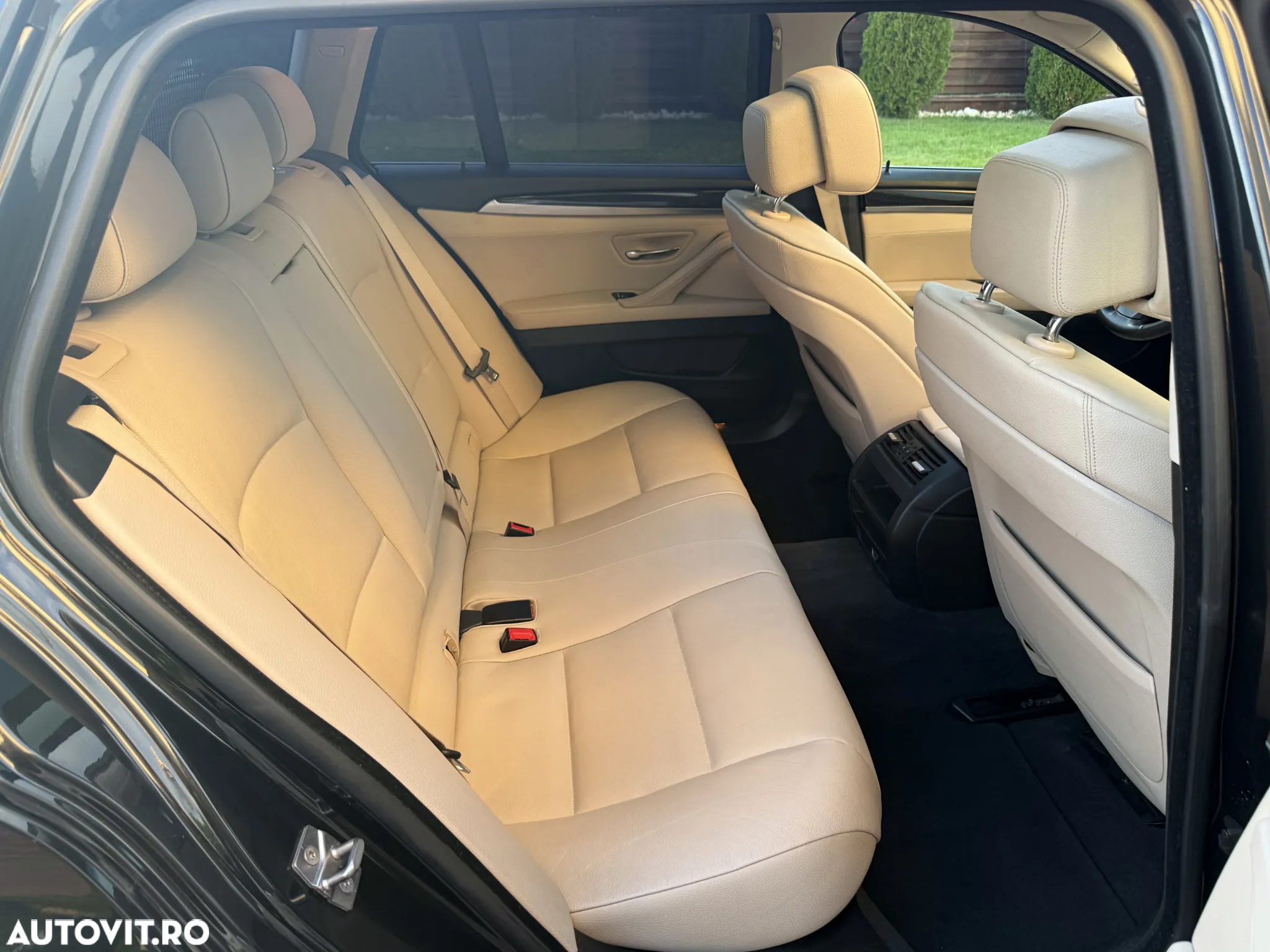 BMW Seria 5 525d Touring Aut. Luxury Line - 11
