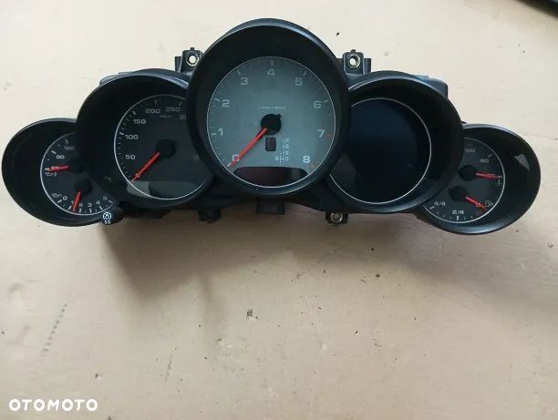 Licznik Porsche Cayenne II 4.8 GTS 420KM 75P 2010-2017r.