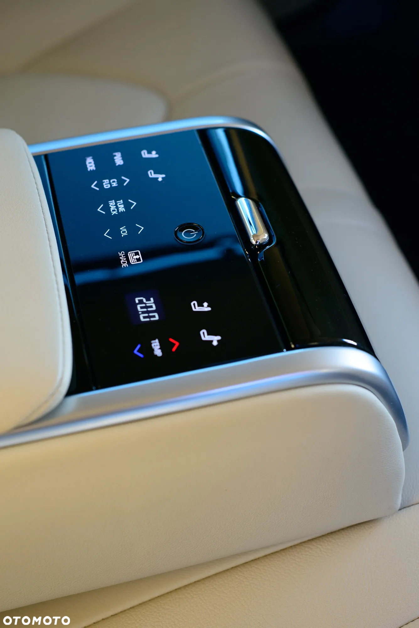 Toyota Camry 2.5 Hybrid Executive CVT - 28