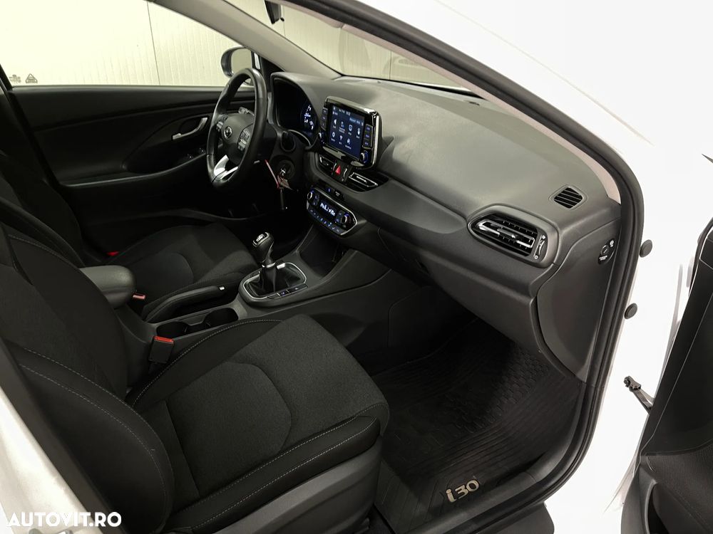 Hyundai i30 1.5 110CP M/T Highway - 9
