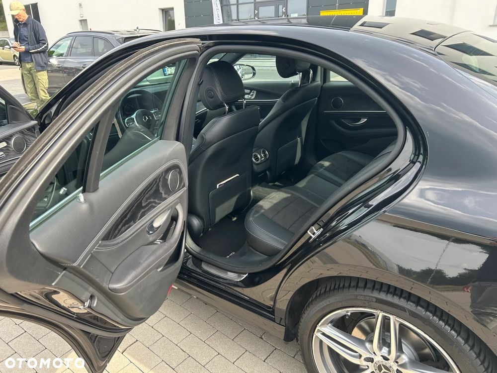 Mercedes-Benz Klasa E 220 d 4-Matic Business Edition 9G-TRONIC - 4