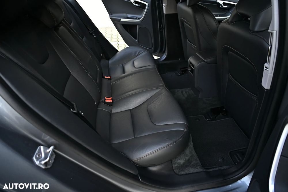 Volvo S60 Cross Country D4 Geartronic Summum - 16