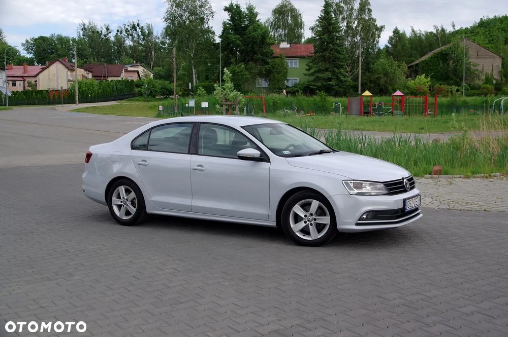 Volkswagen Jetta 2.0 TDI DPF BMT Trendline - 16