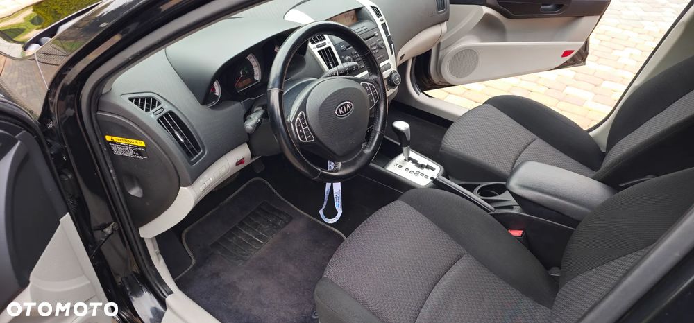 Kia Ceed 2.0 CVVT Automatik EX - 10