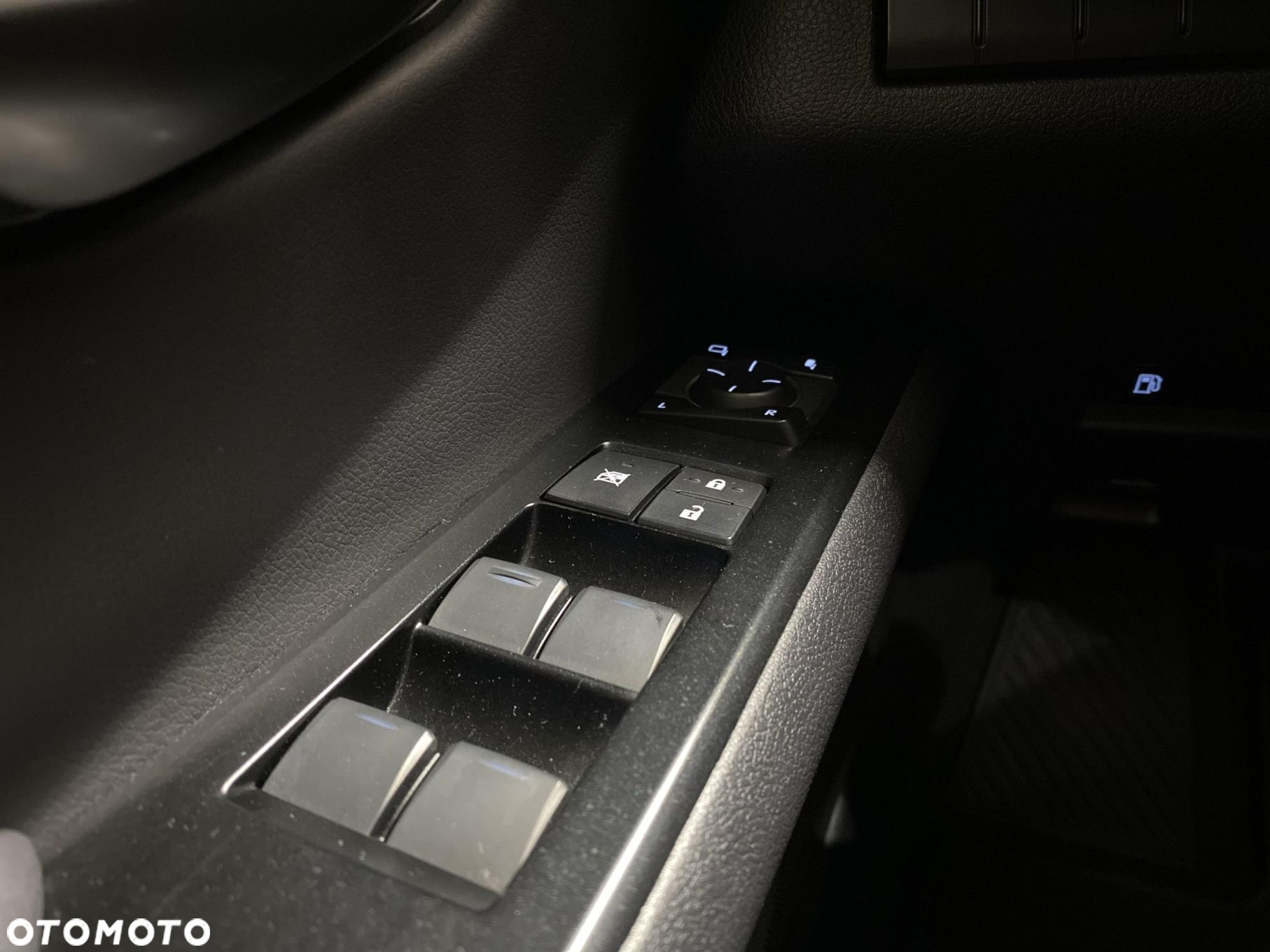 Lexus UX 250h GPF F Impression 2WD - 13