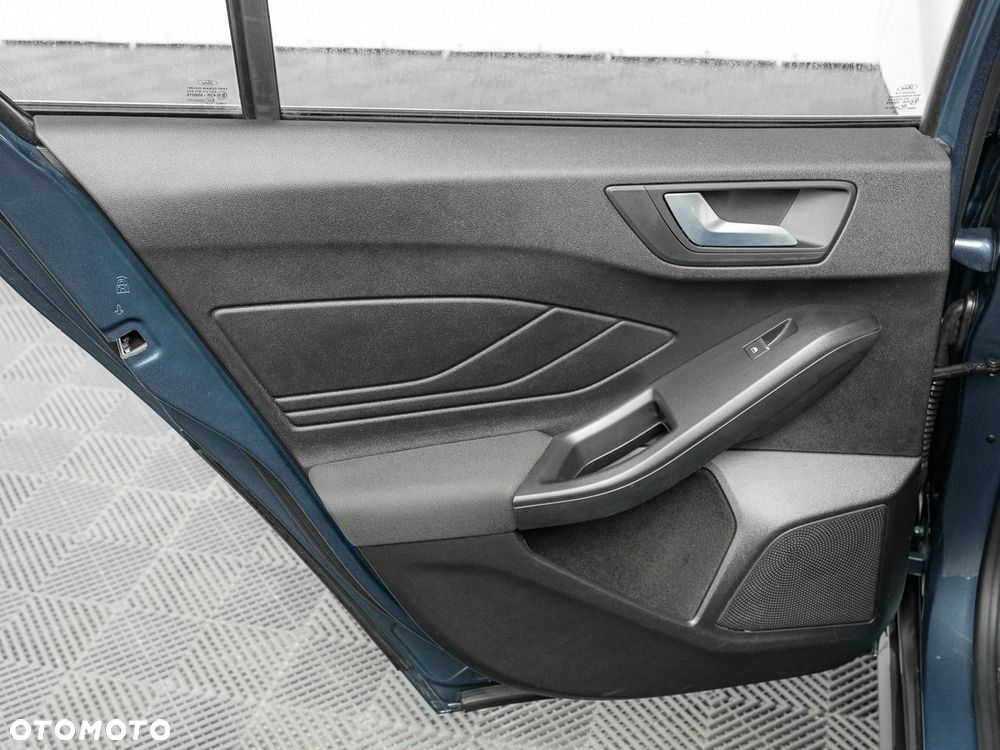 Ford Focus SW 1.0 EcoBoost Hybrid TITANIUM - 22