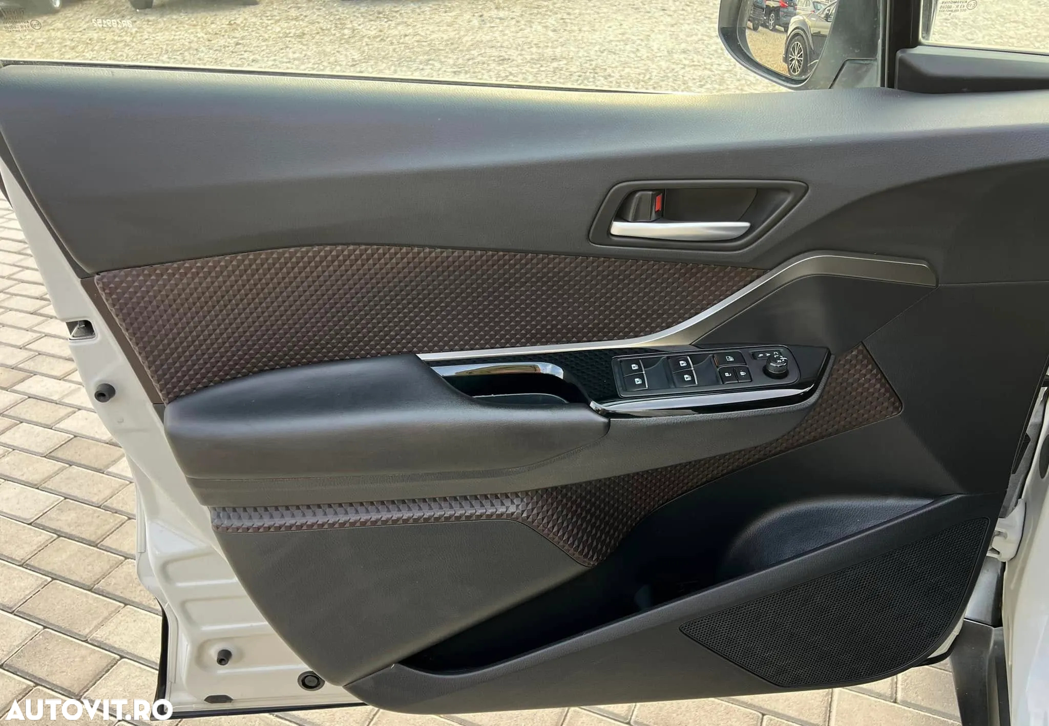 Toyota C-HR Hybrid Lounge - 21