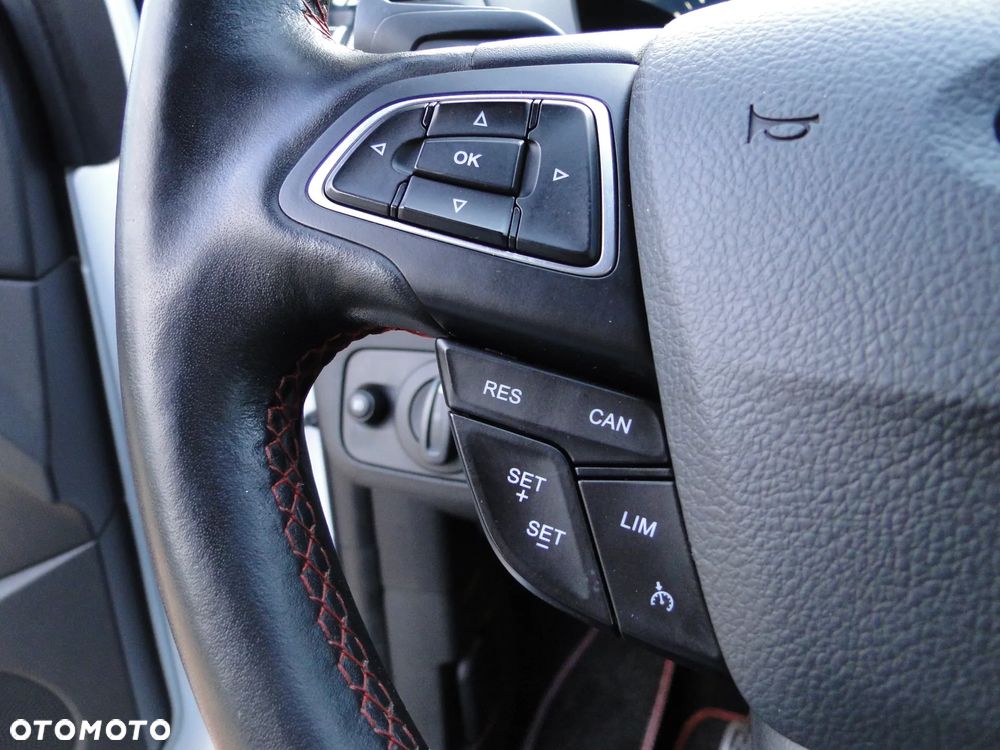 Ford Kuga 1.5 EcoBoost FWD ST-Line ASS - 36