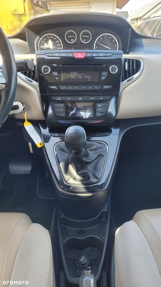 Lancia Ypsilon Y 0.9 TwinAir Turbo 8V Automatik Platinum - 16
