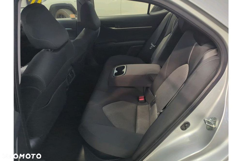 Toyota Camry 2.5 Hybrid Comfort CVT - 8