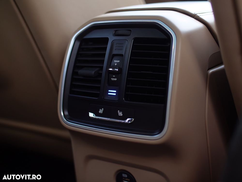 Porsche Macan - 8