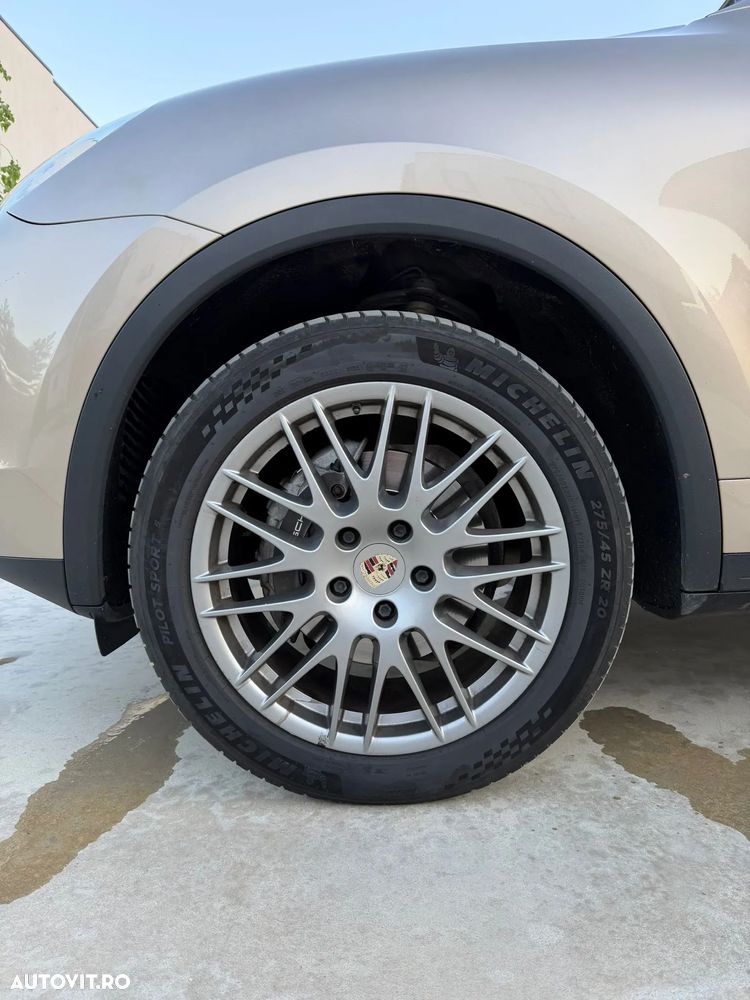 Porsche Cayenne 3.0 L - 9