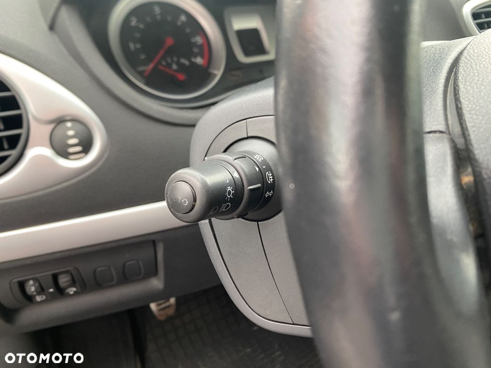 Renault Clio - 14