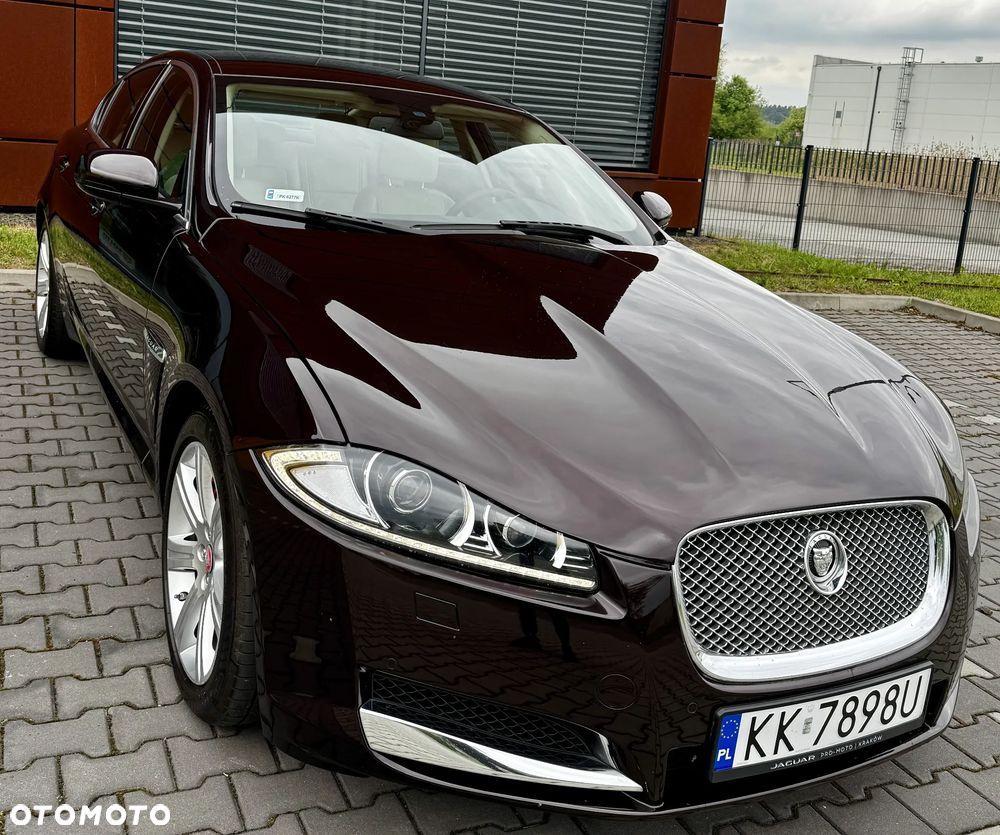 Jaguar XF 2.2 D Premium Luxury - 23