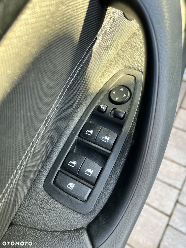 BMW X1 xDrive25d Sport Line - 31