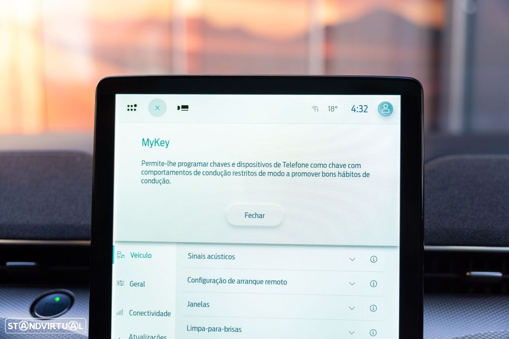 Ford Mustang Mach-E AWD PREMIUM - 27